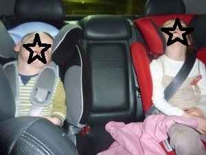 enfants dorment voiture après Dimanche au Galop